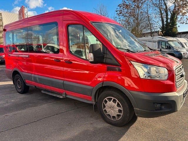 Second-hand Ford Transit Trend 105 CP (77 kW) 2019 Roșu Break