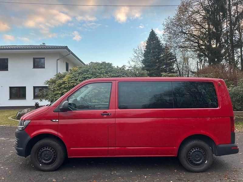 Gebraucht VW Transporter 102 PS (75 kW) 2018 Rot Van