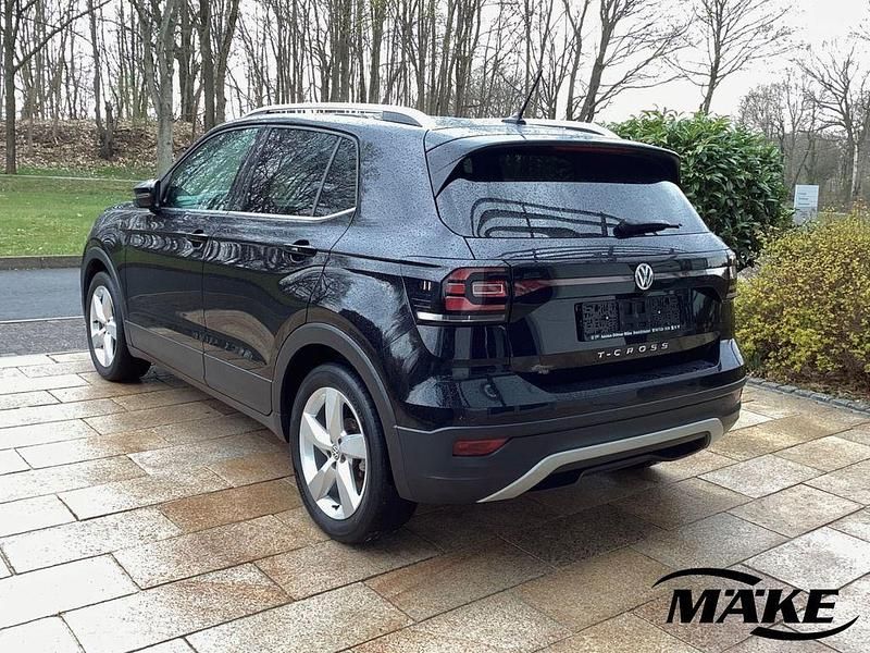 Gebraucht VW T-Cross Style 116 PS (85 kW) 2019 Deep black perleffekt (metallic) SUV