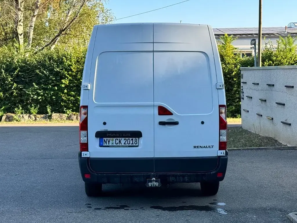 Gebraucht Renault Master 131 PS (96 kW) 2019 Weiß Van / Kleinbus