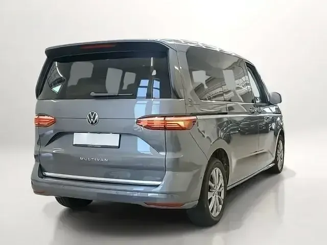 Gebraucht VW Multivan Style 150 PS (110 kW) 2025 Indiumgrau Van / Kleinbus