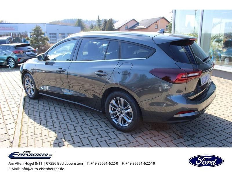 Neu Ford Focus Titanium 155 PS (114 kW) 2026 Magneticgrau (metallic) Kombi