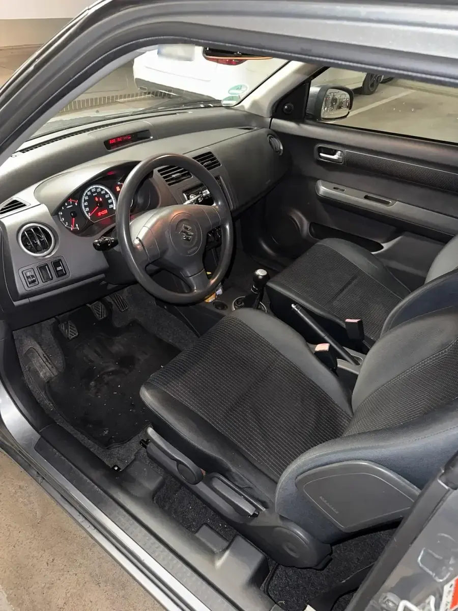 Gebraucht Suzuki Swift 92 PS (67 kW) 2007 Grau Kleinwagen