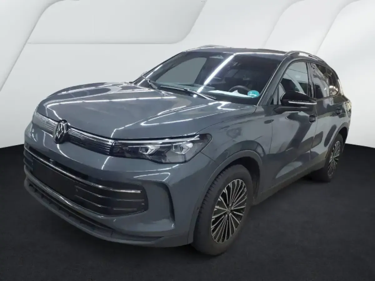 Gebraucht VW Tiguan Goal 150 PS (110 kW) 2025 Grau SUV