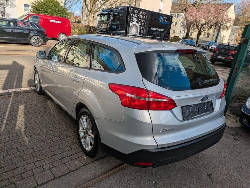 Gebraucht Ford Focus Business Edition 125 PS (91 kW) 2017 Silber Limousine