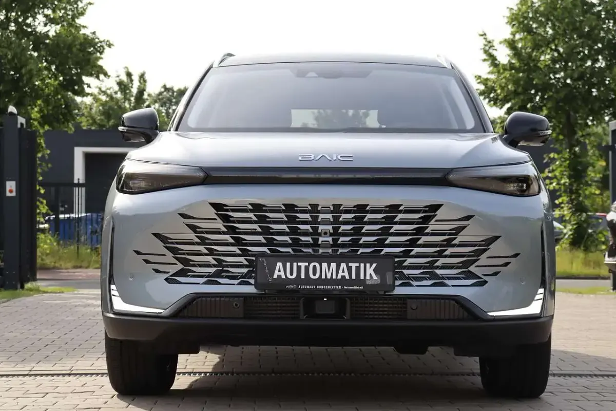 Neu Baic X75 177 PS (130 kW) 2026 Schwarz SUV