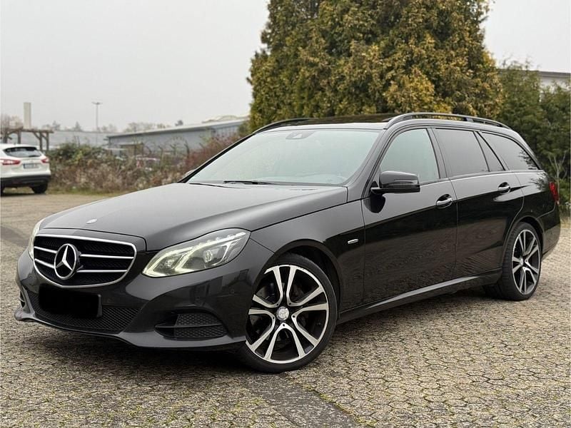 Gebraucht Mercedes E220 Edition 170 PS (125 kW) 2016 Schwarz Kombi