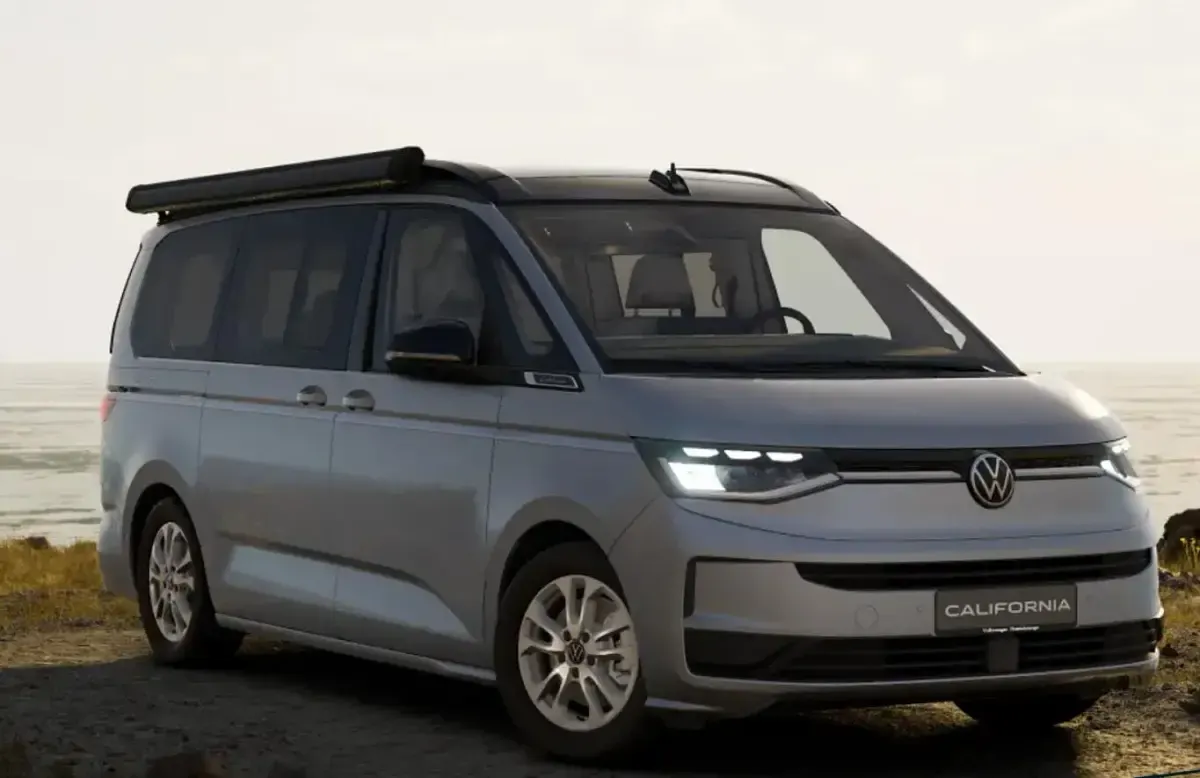 Neu VW California California 150 PS (110 kW) 2026 Monosilber metallic /black roof Van