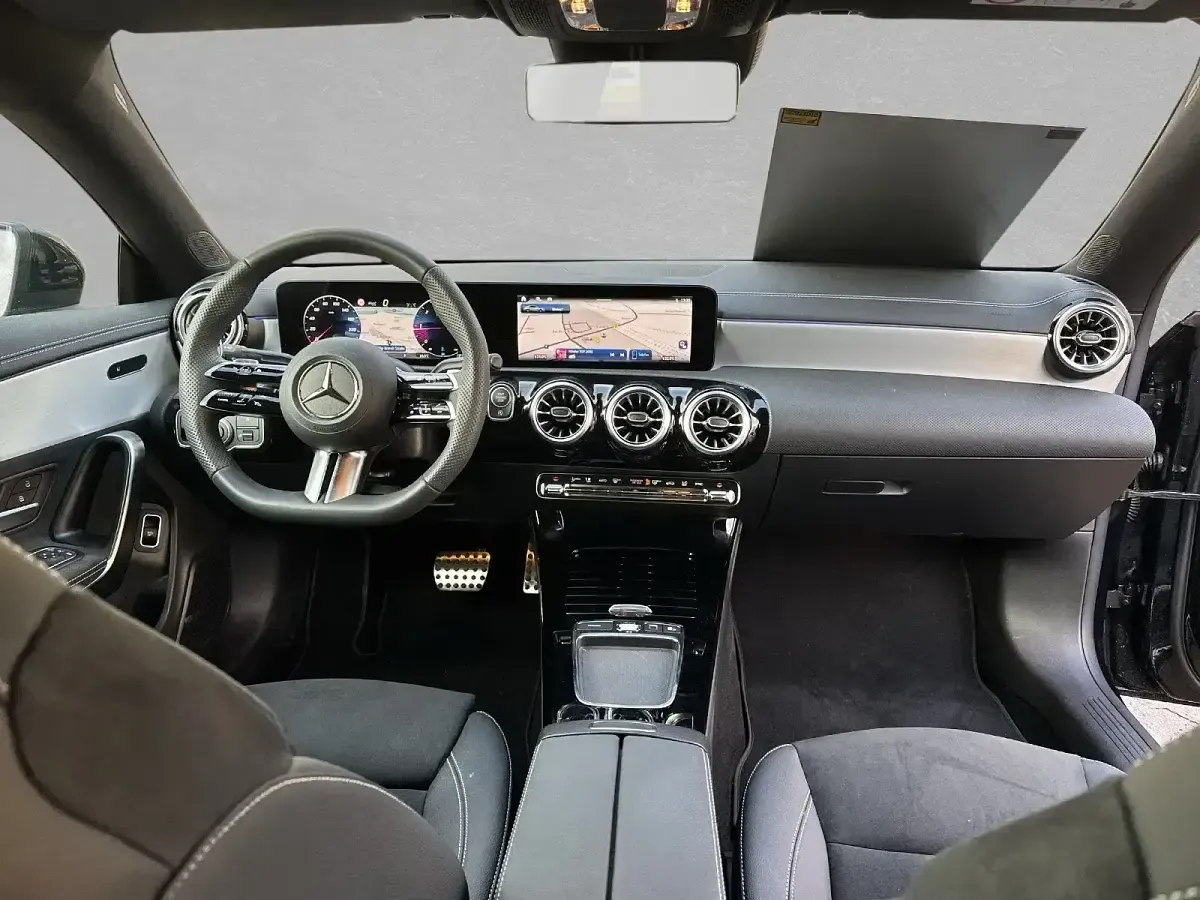 Gebraucht Mercedes CLA200 Advanced 150 PS (110 kW) 2025 Schwarz Coupé
