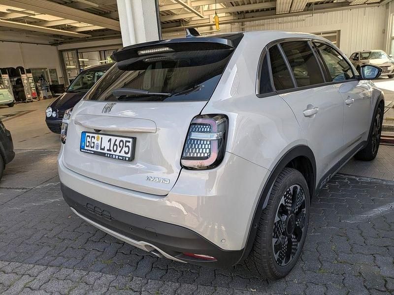 Gebraucht Fiat 600 La Prima 101 PS (74 kW) 2024 Grau SUV