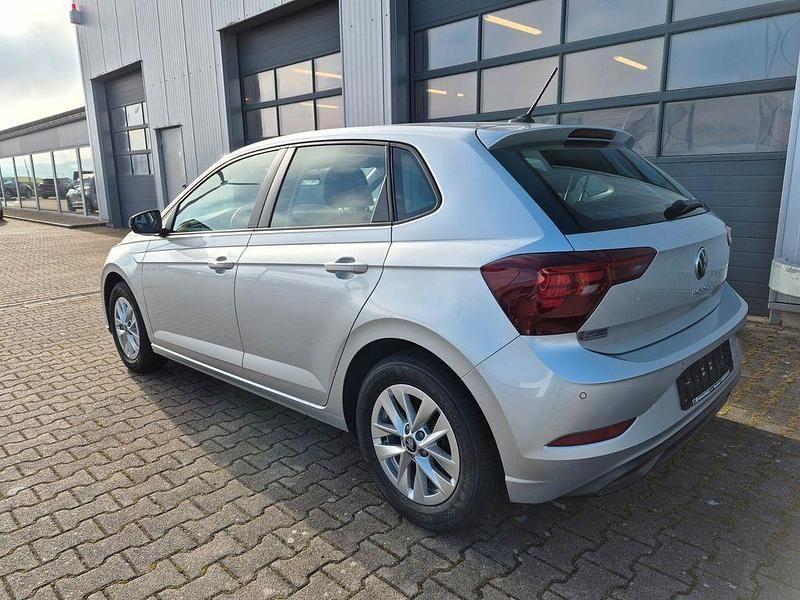 Używany VW Polo 80 KM (58 kW) 2022 Srebrny Hatchback