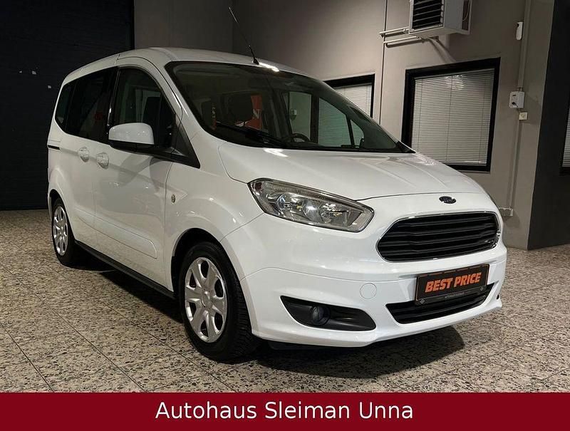 Weiß Gebraucht 2016 Ford Tourneo Courier Trend Van / Kleinbus | 7.490 € (Fairer Preis) - Bild 1/4