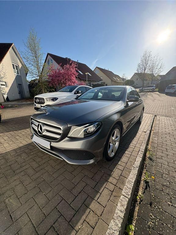 Gebraucht Mercedes E200 Avantgarde 184 PS (135 kW) 2016 Grau Limousine