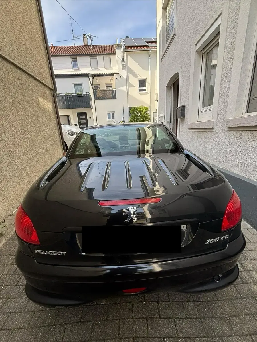 Gebraucht Peugeot 206 CC 109 PS (80 kW) 2003 Schwarz Cabrio