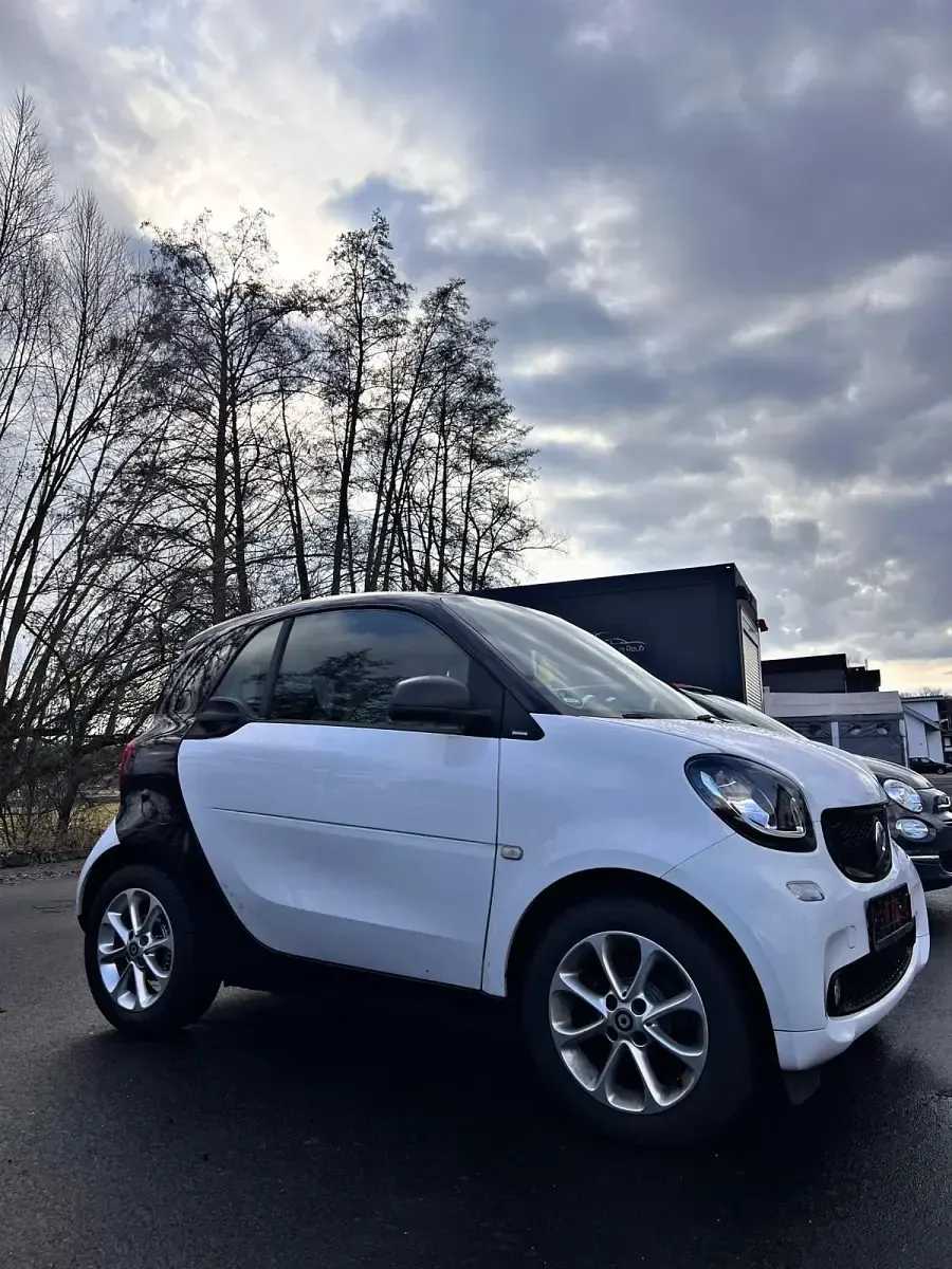 Gebraucht Smart ForTwo Coupé Passion 71 PS (52 kW) 2018 Weiß Coupé