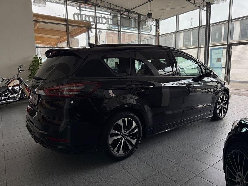 Gebraucht Ford S-MAX ST-Line 190 PS (139 kW) 2020 Schwarz Van / Kleinbus