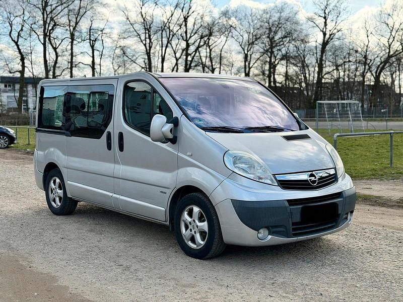 Gebraucht Opel Vivaro 114 PS (83 kW) 2008 Silber Van / Kleinbus