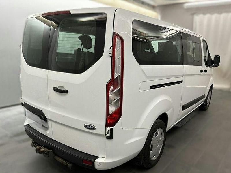 Gebraucht Ford Transit Custom Trend 131 PS (96 kW) 2019 Weiß sonderlack Van / Kleinbus