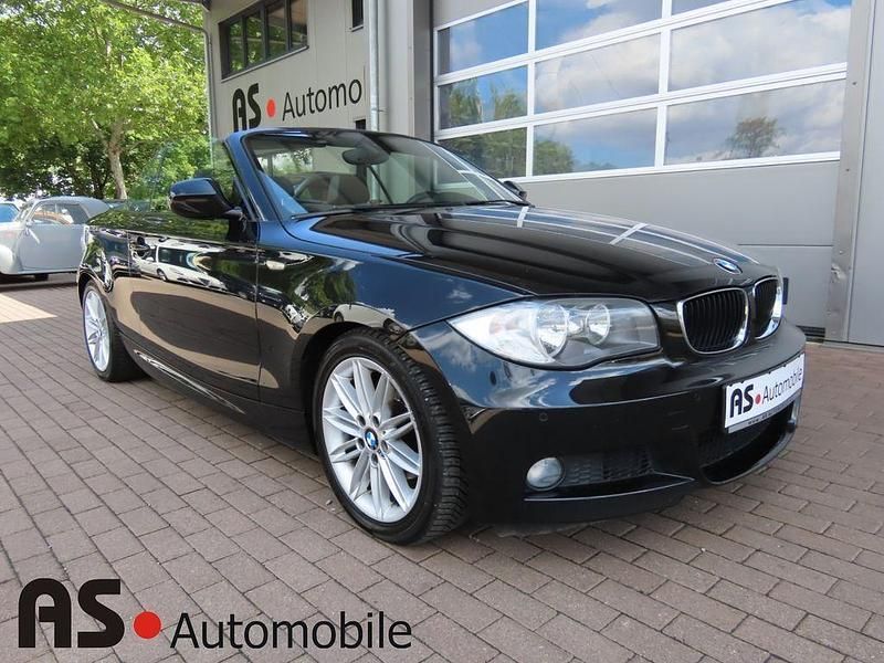 Black sapphire metallic Gebraucht 2011 BMW 118 Cabriolet M Sport Cabrio | 8.990 € (Fairer Preis) - Bild 1/4