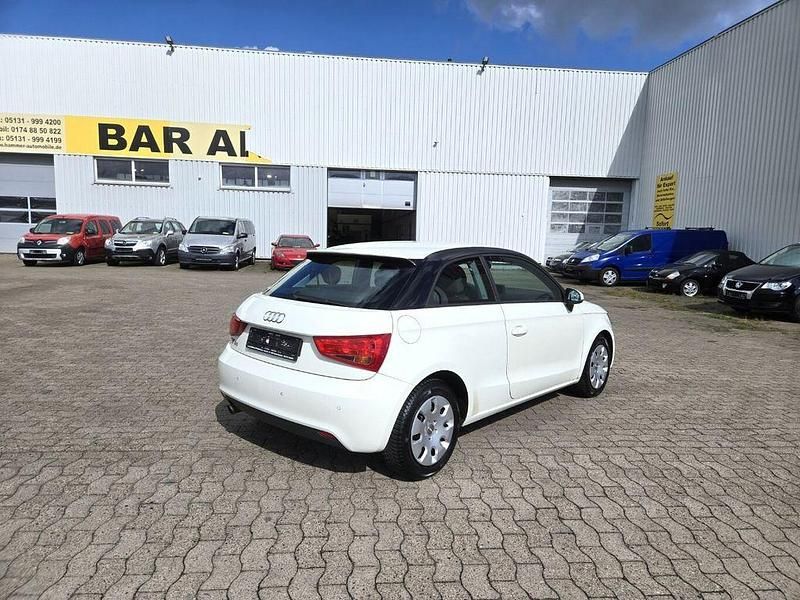 Gebraucht Audi A1 90 PS (66 kW) 2013 Weiß Limousine
