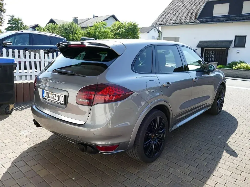 Gebraucht Porsche Cayenne S Diesel Sport 382 PS (280 kW) 2013 Meteorgraumet. SUV