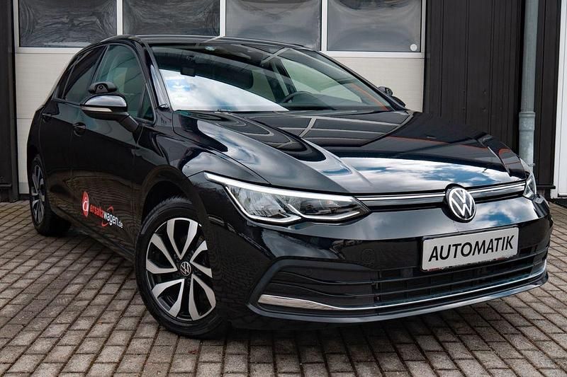 Gebraucht VW Golf VII Active 150 PS (110 kW) 2021 Schwarz Kleinwagen