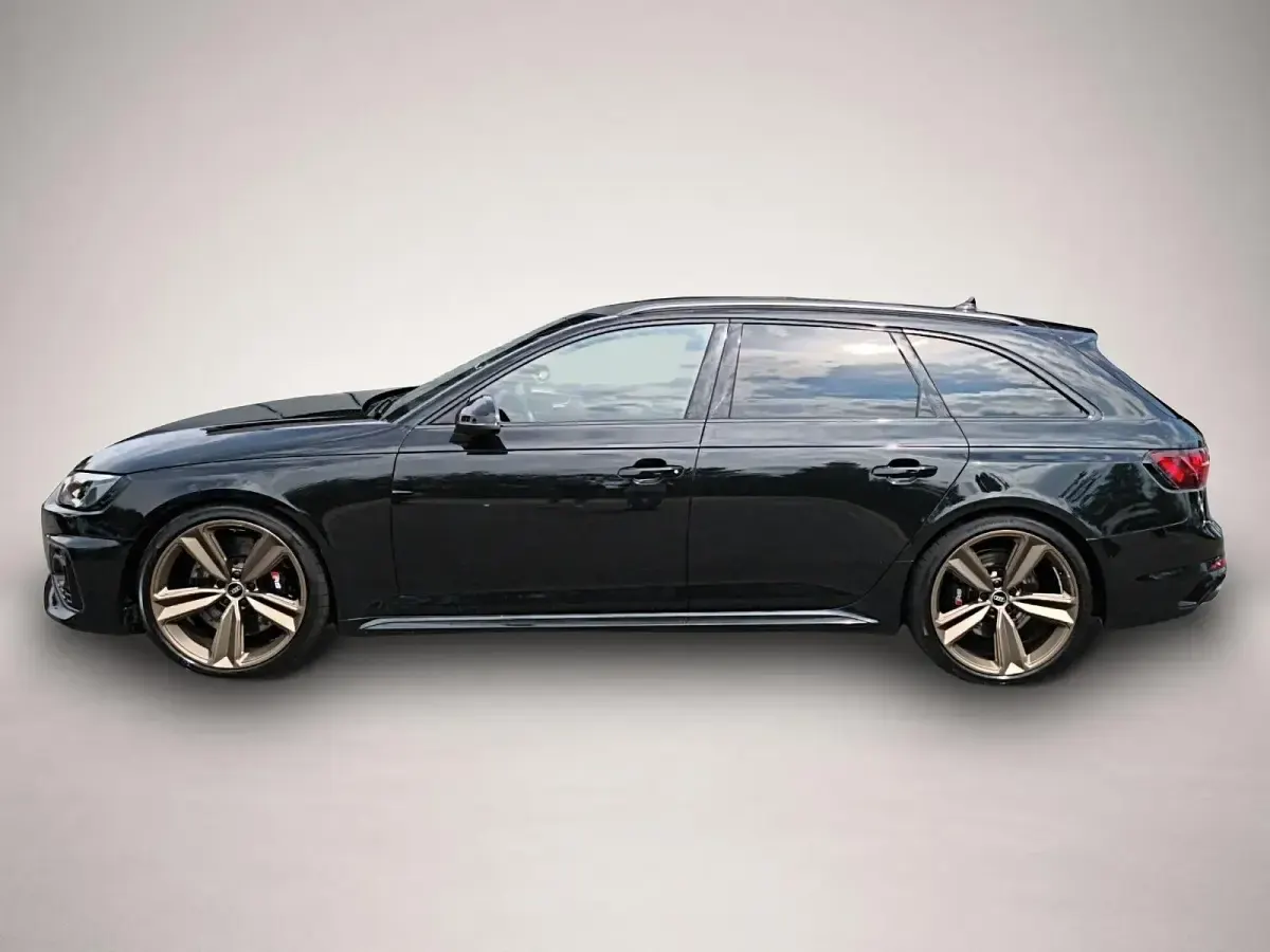 Gebraucht Audi RS4 Comfort 450 PS (330 kW) 2023 Manufacturer Kombi