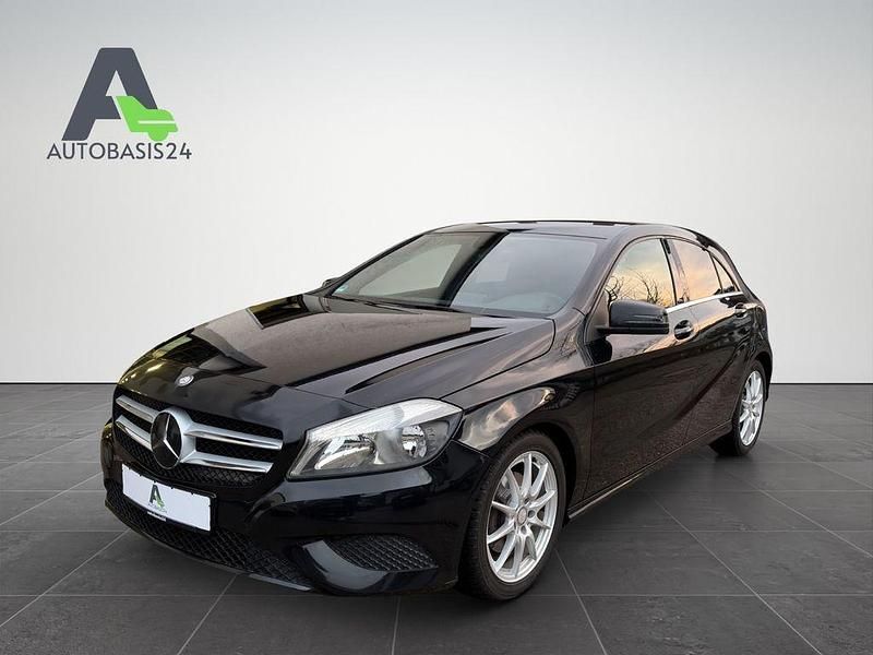 Schwarz Gebraucht 2013 Mercedes A180 Urban Limousine | 8.400 € (Guter Preis) - Bild 1/4