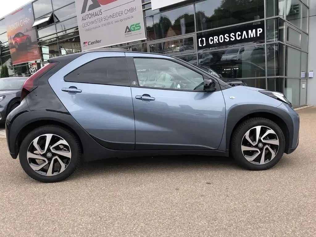 Gebraucht Toyota Aygo X Team 72 PS (52 kW) 2024 Grau SUV