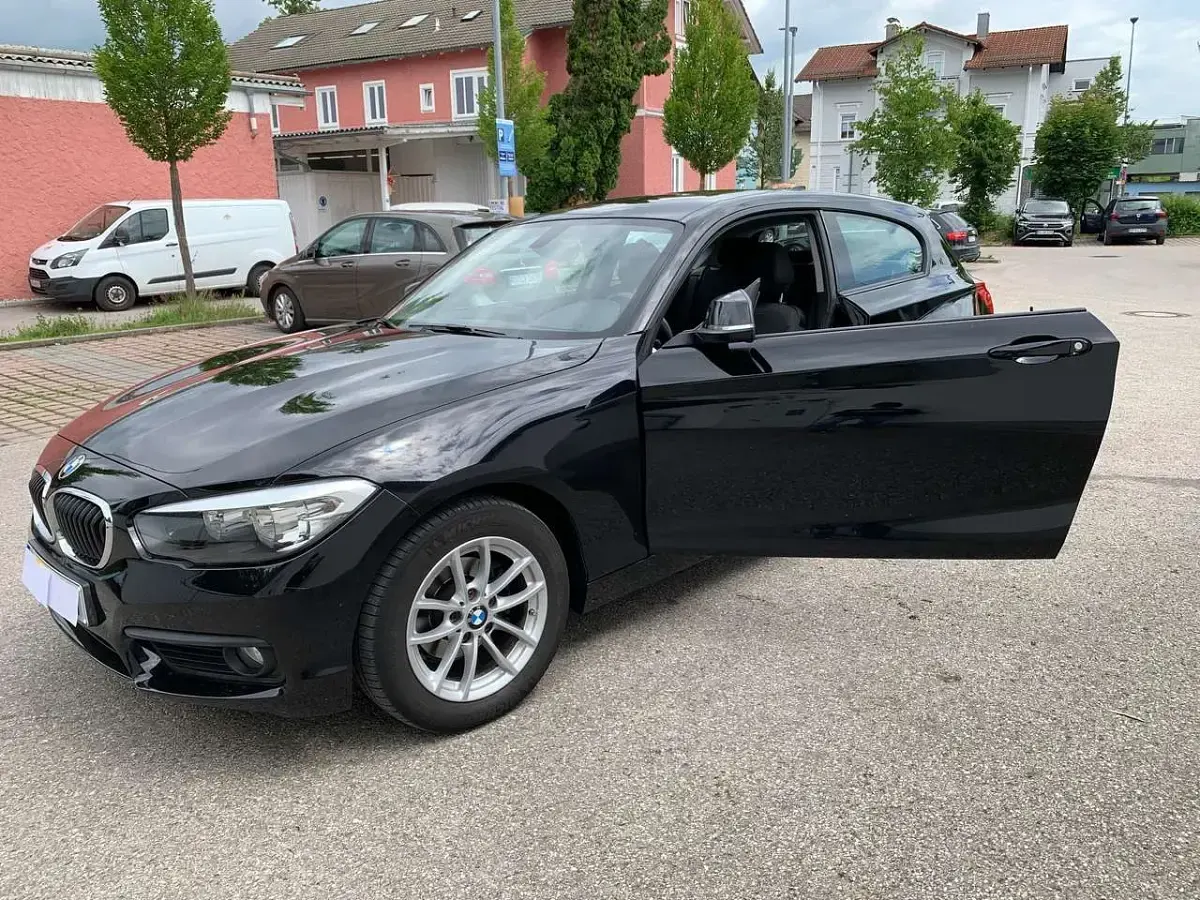 Gebraucht BMW 116 Advantage 109 PS (80 kW) 2016 Schwarz Kleinwagen