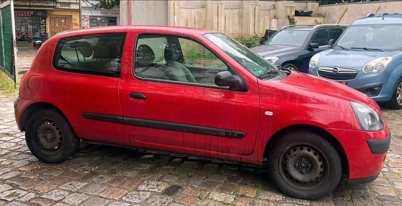 Rot Gebraucht 2002 Renault Clio II Limousine | 500 € (Superpreis) - Bild 1/4