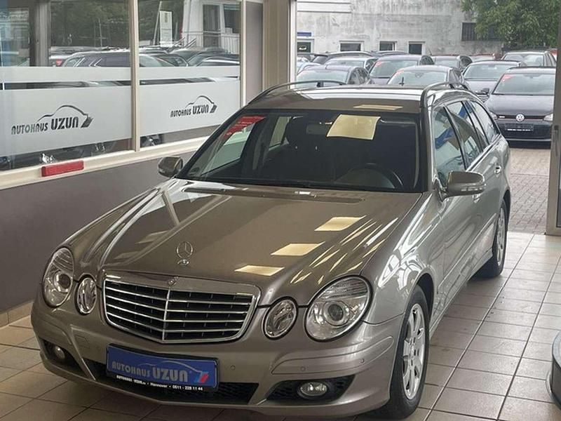 Schwarz Gebraucht 2009 Mercedes E200 Kombi | 3.990 € (Superpreis) - Bild 1/3