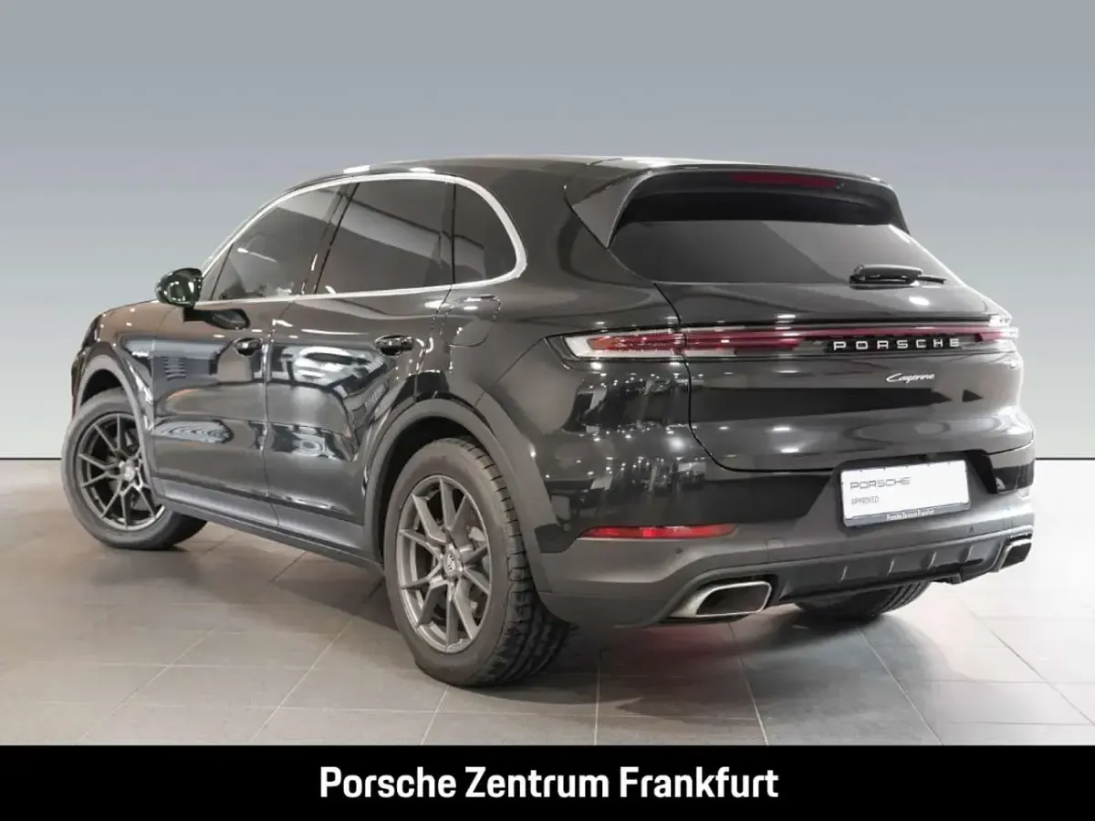 Second-hand Porsche Cayenne 470 CP (345 kW) 2025 Negru SUV