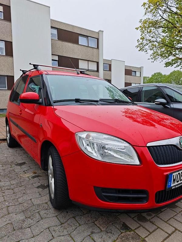 Rot Gebraucht 2010 Skoda Roomster Kombi | 2.000 € (Fairer Preis) - Bild 1/4