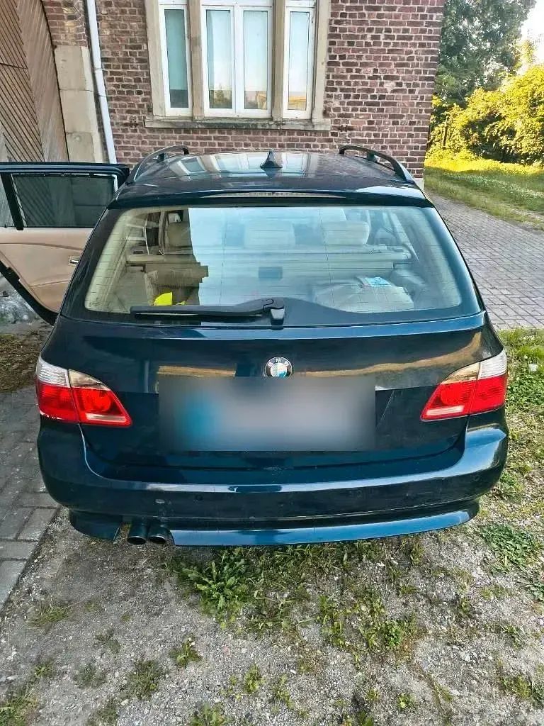 Gebraucht BMW 525 177 PS (130 kW) 2006 Blau Kombi