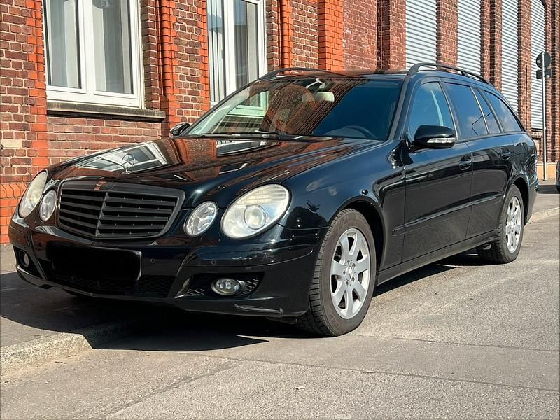 Schwarz Gebraucht 2008 Mercedes E220 Kombi | 5.350 € (Fairer Preis) - Bild 1/4