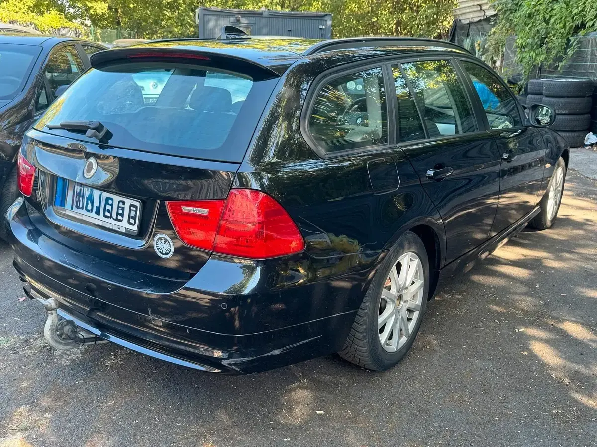 Gebraucht BMW 316 116 PS (85 kW) 2012 Schwarz Kombi