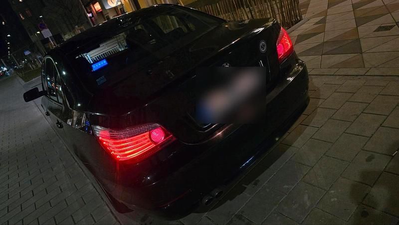 Gebraucht BMW 525 197 PS (144 kW) 2008 Schwarz Kleinwagen