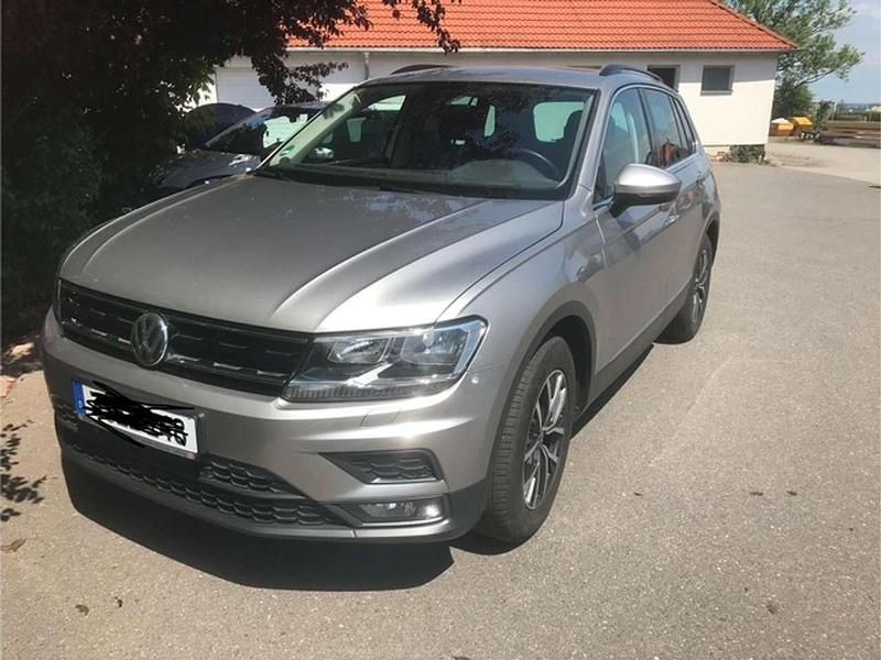 Grau Gebraucht 2019 VW Tiguan Trendline SUV | 13.480 € (Fairer Preis) - Bild 1/4