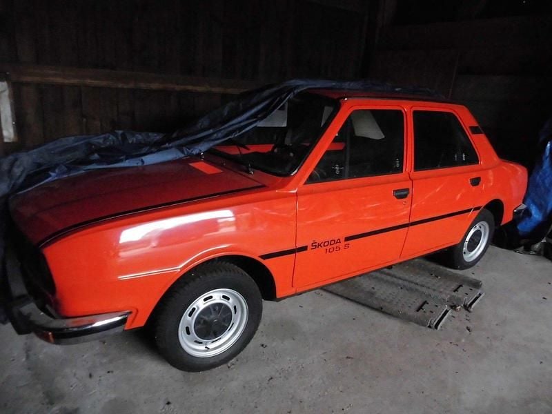 Rot Gebraucht 1982 Skoda 105 Limousine | 7.400 € - Bild 1/4