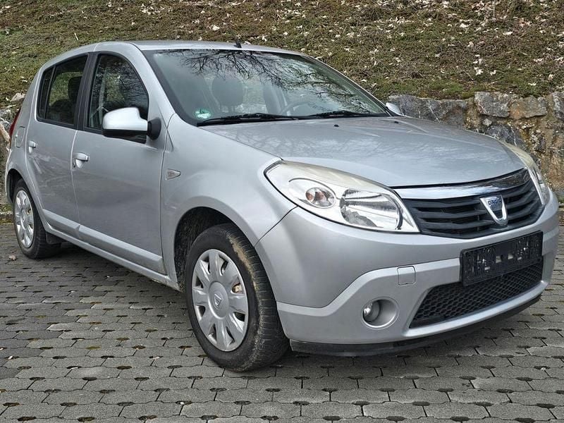 Gebraucht Dacia Sandero 75 PS (55 kW) 2012 Silber Limousine