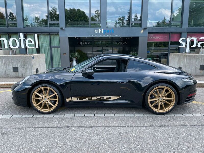 Gebraucht Porsche 911 Carrera 4 385 PS (283 kW) 2024 Schwarz