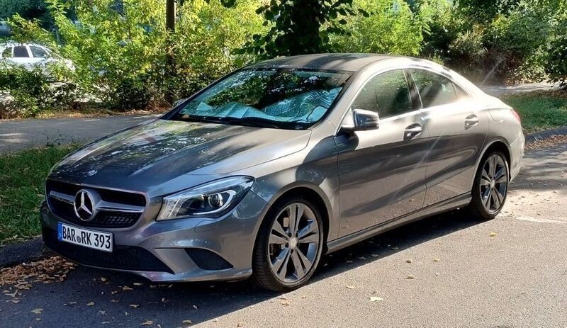 Silber Gebraucht 2014 Mercedes CLA180 Limousine | 18.300 € (Fairer Preis) - Bild 1/4