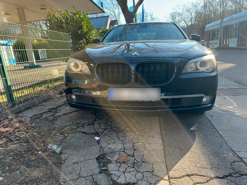 Second-hand BMW 730 300 CP (220 kW) 2009 Negru Berlinǎ
