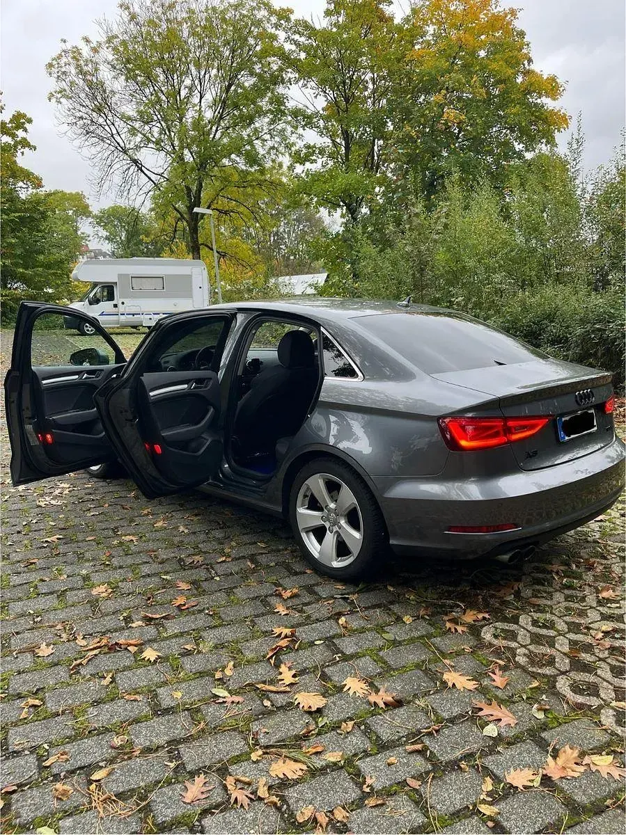 Gebraucht Audi A3 Comfort 150 PS (110 kW) 2015 Grau Limousine