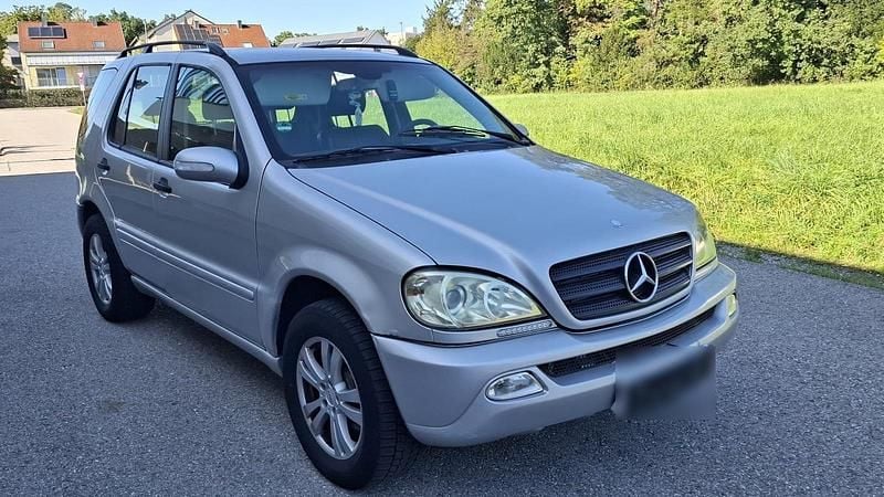 Gebraucht Mercedes ML270 163 PS (119 kW) 2003 SUV