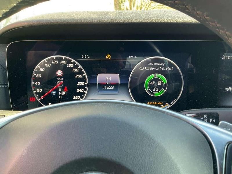 Gebraucht Mercedes E220 194 PS (142 kW) 2018 Blau Kombi