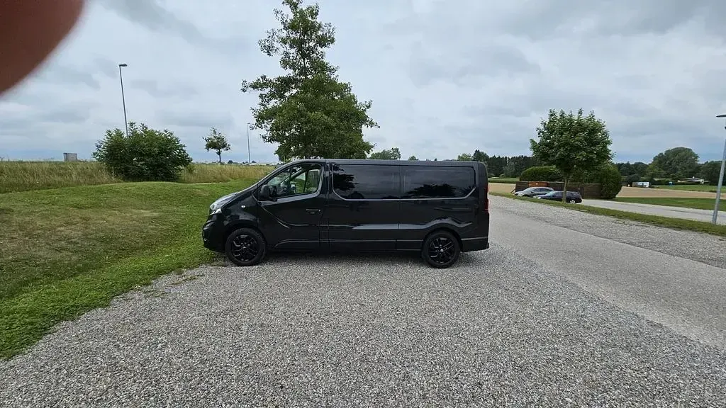 Gebraucht Opel Vivaro 145 PS (106 kW) 2018 Schwarz Van / Kleinbus