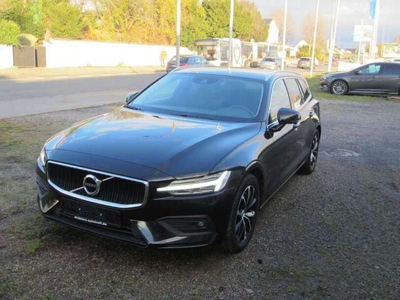 Onyx black / metallic Gebraucht 2020 Volvo V60 Momentum Kombi | 18.900 € (Etwas zu teuer) - Bild 1/4