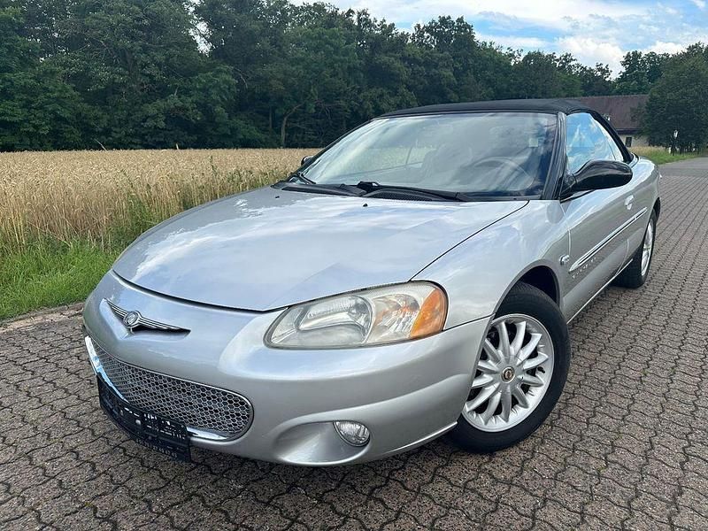 Silber Gebraucht 2001 Chrysler Sebring Cabriolet Cabrio | 5.990 € (Teuer) - Bild 1/4